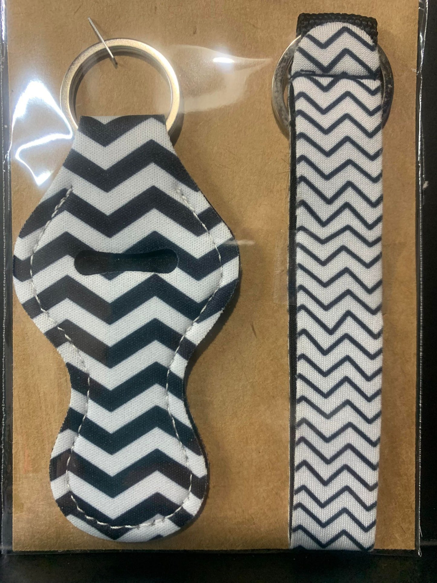 2 PC SET BLACK AND WHITE CHEVRON