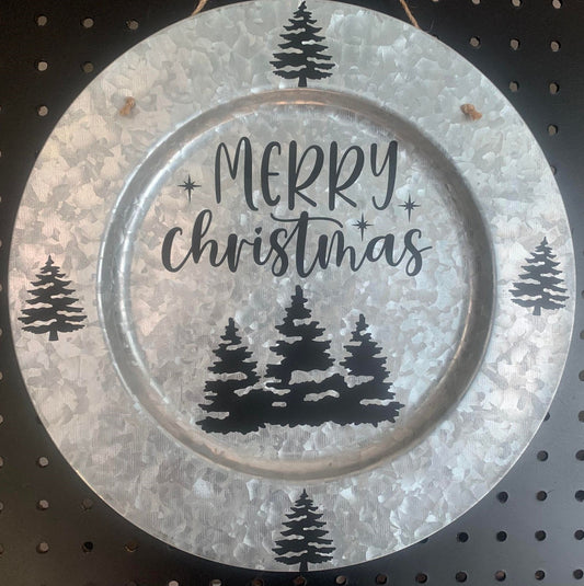 METAL CHARGER WITH CHRISTMAS TREES