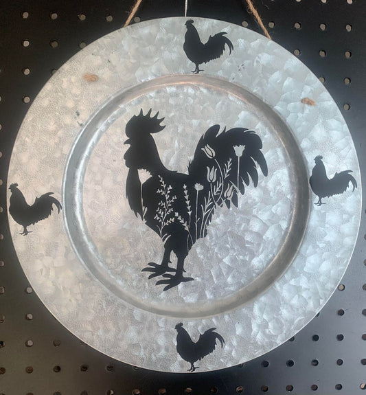 METAL CHARGER WITH ROOSTERS