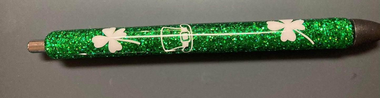 ST. PATRICKS DAY PEN WITH CLOVERS AND LEPRECHAUN HATS